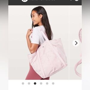 Lululemon live free large 20L yoga gym purse Pink Tote travel Bag Misty Pink 98$